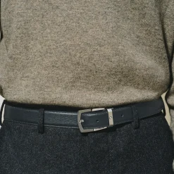 Black 30 mm leather belt