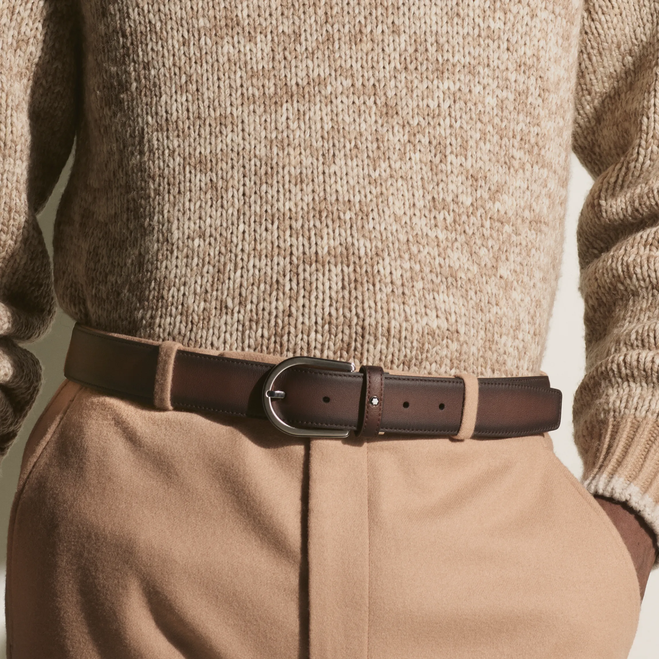 Horseshoe buckle brown 35 mm leather belt