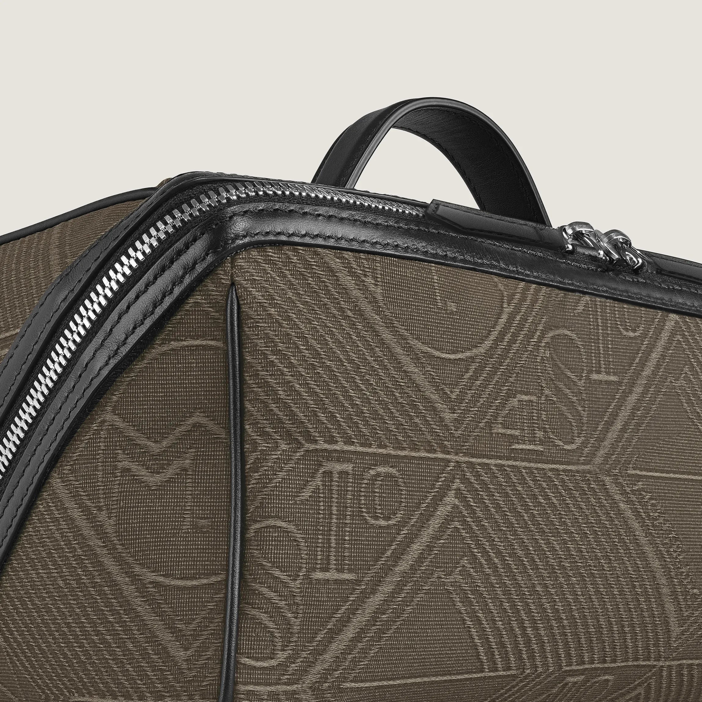 4810 jacquard toiletry case