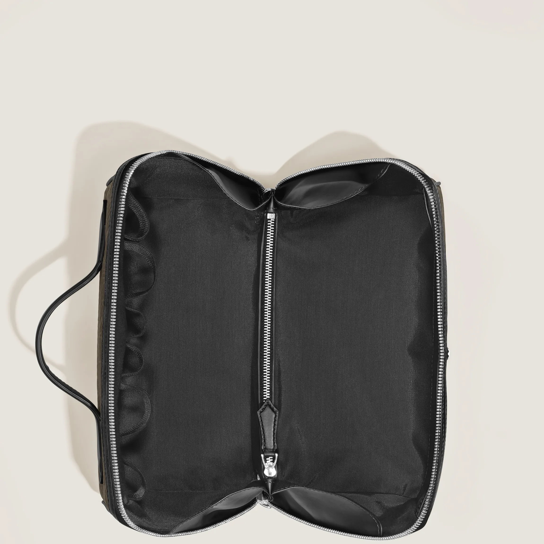 4810 jacquard toiletry case