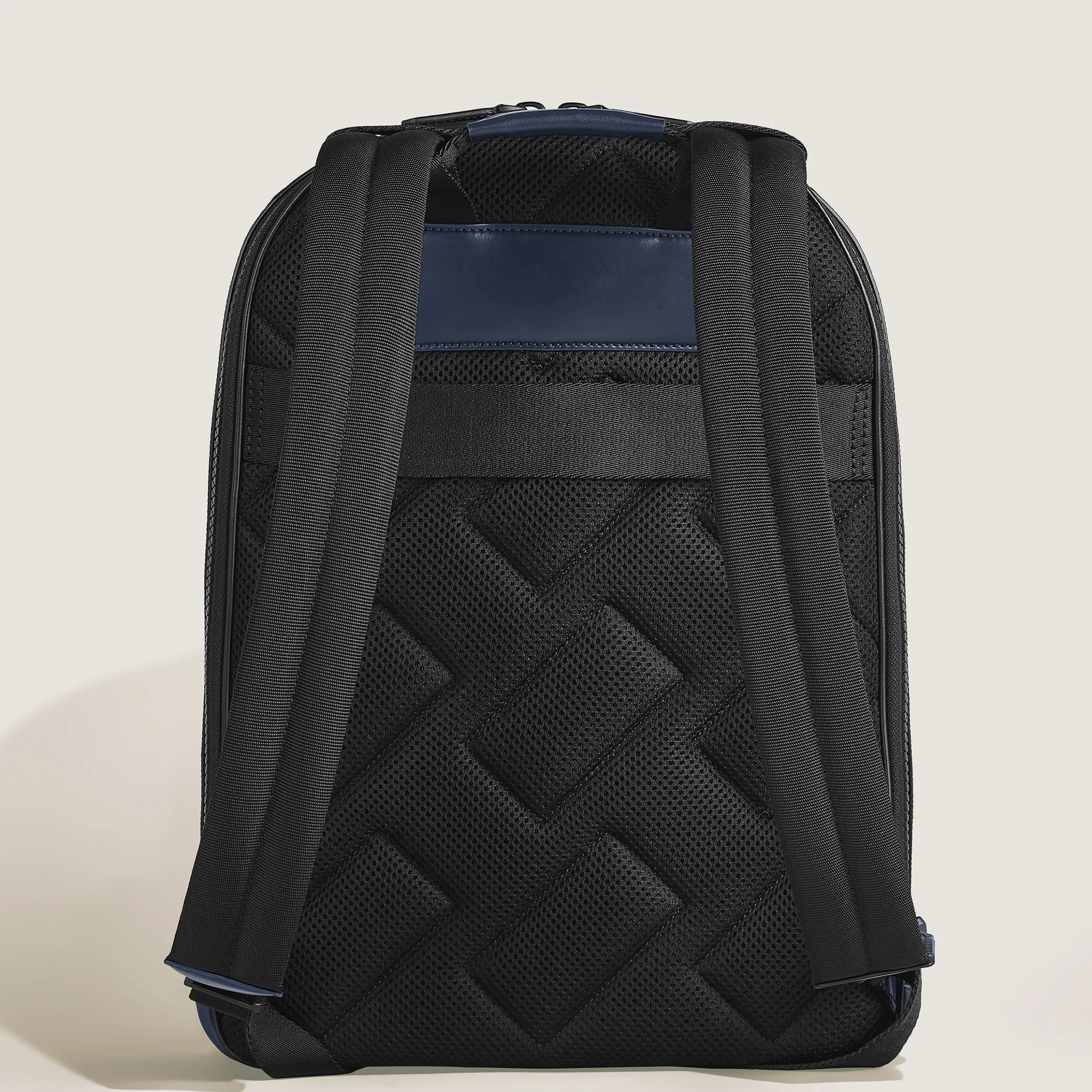 Large Backpack with 3 Compartments in Extreme Leather