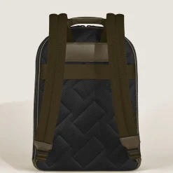 Medium Backpack with 3 Compartments in Extreme Leather