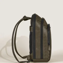 Medium Backpack with 3 Compartments in Extreme Leather