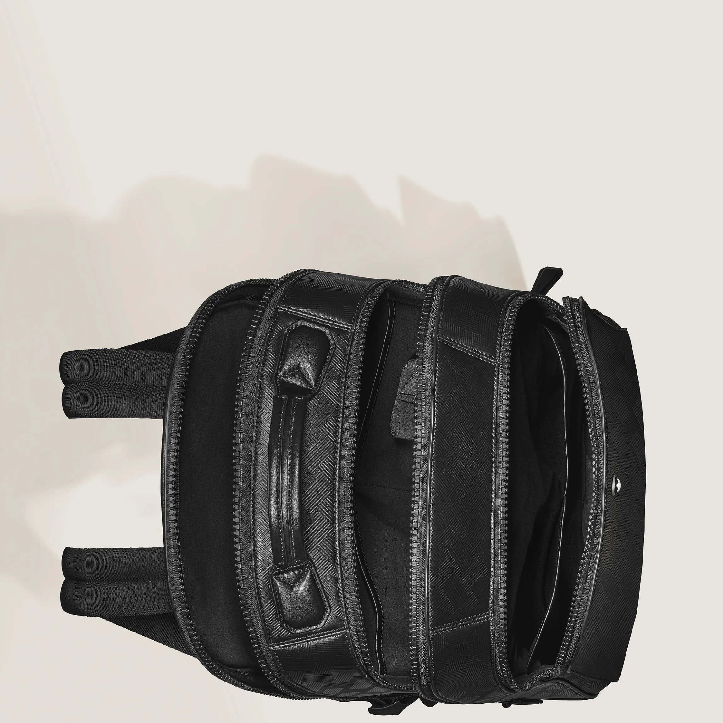 Medium Backpack with 3 Compartments in Extreme Leather