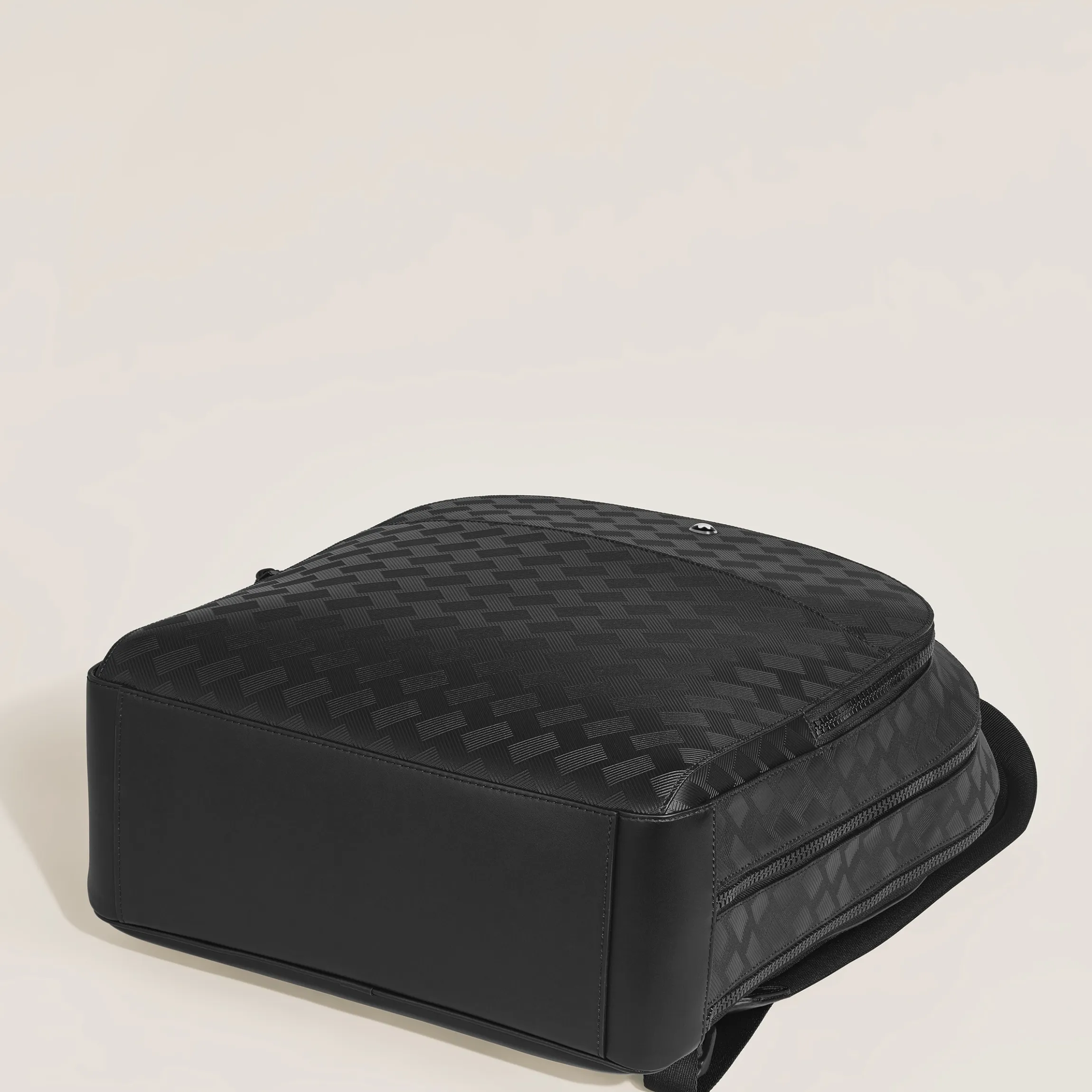 Medium Backpack with 3 Compartments in Extreme Leather