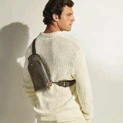 Medium On-Body Bag in Extreme Leather