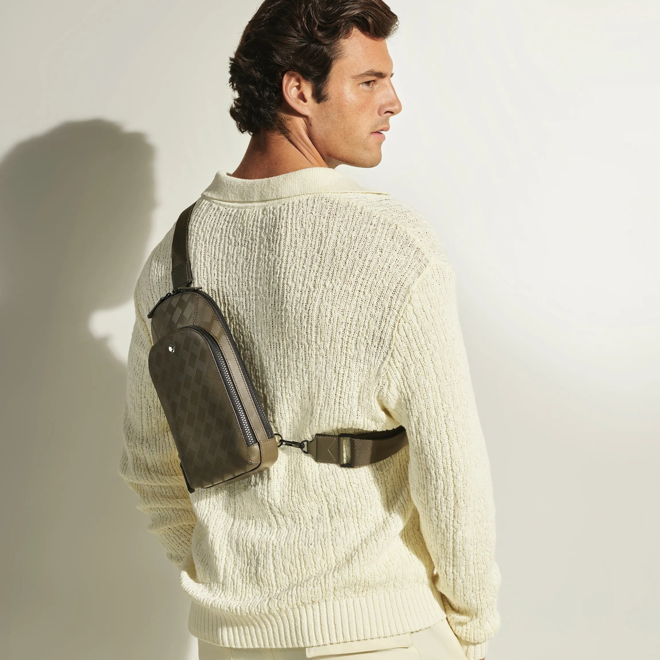Medium On-Body Bag in Extreme Leather