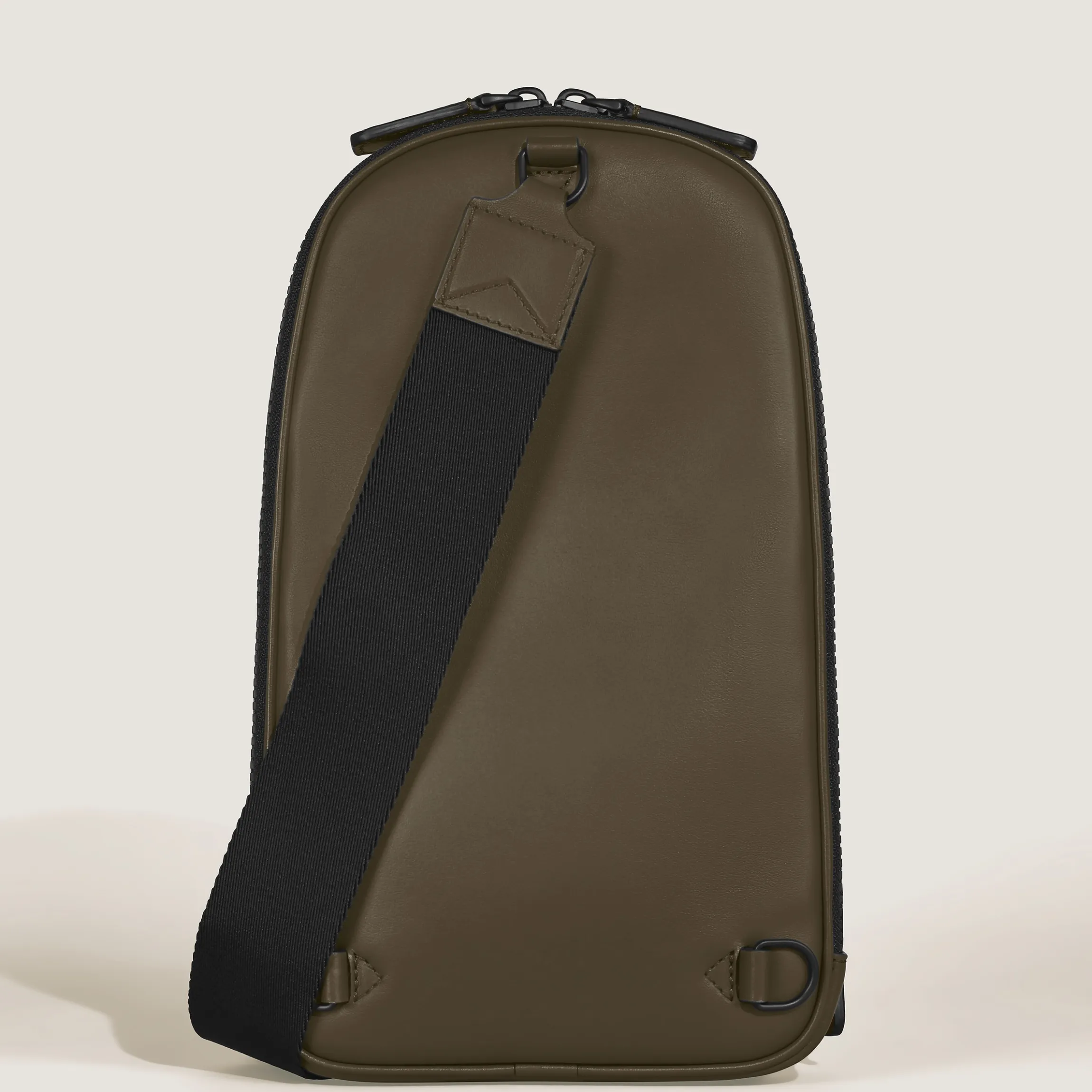 Medium On-Body Bag in Extreme Leather