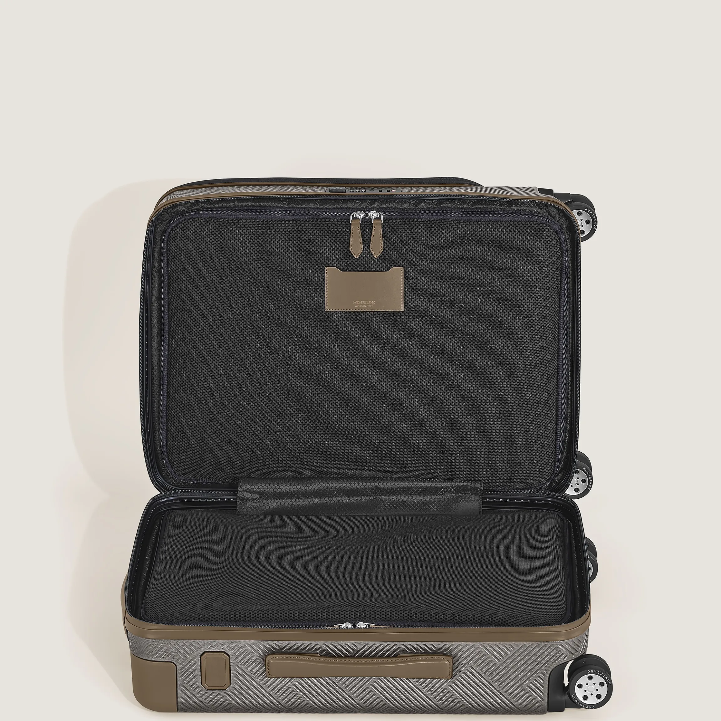 #MY4810 Extreme 3.0 cabin with pocket
