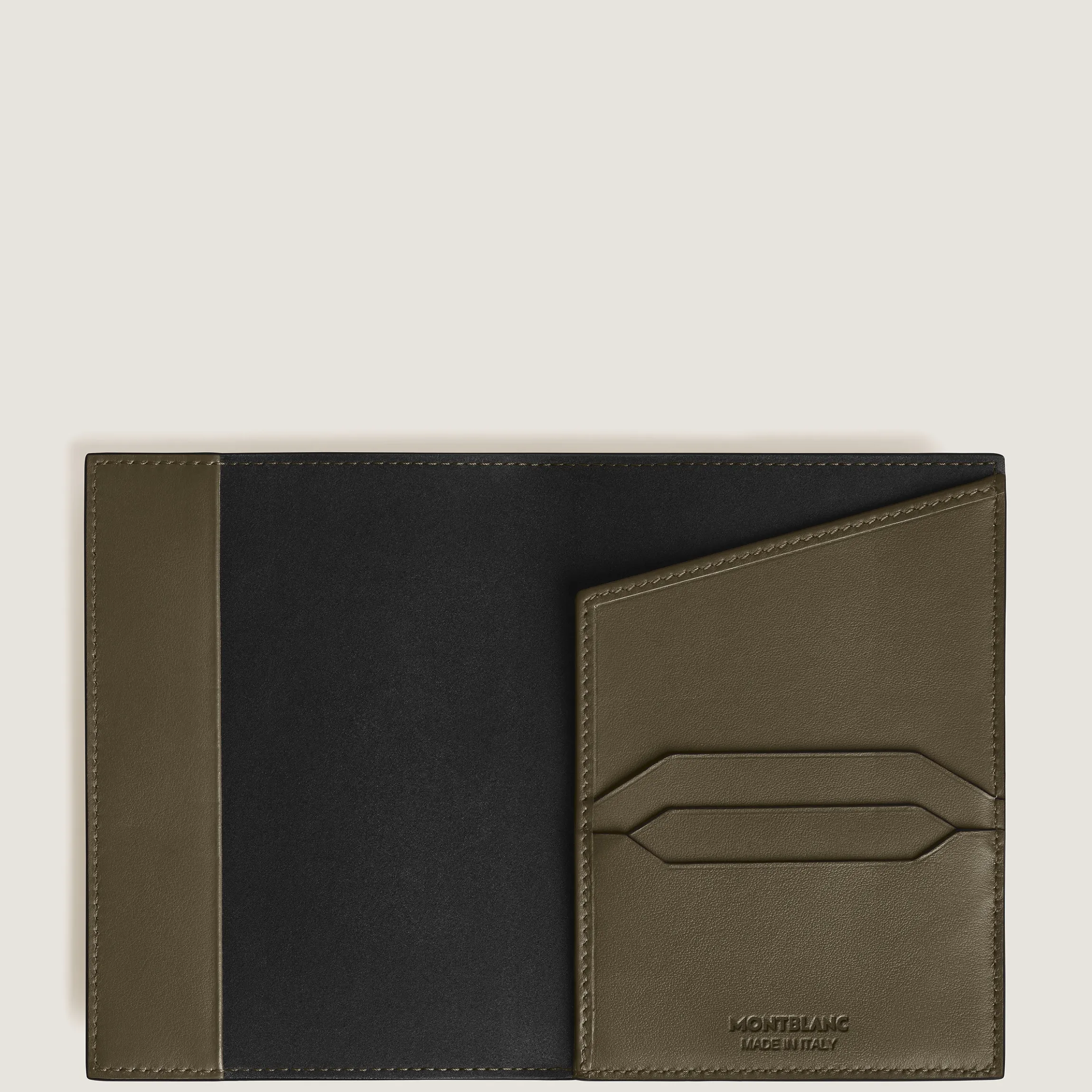 Passport Holder in Extreme Leather