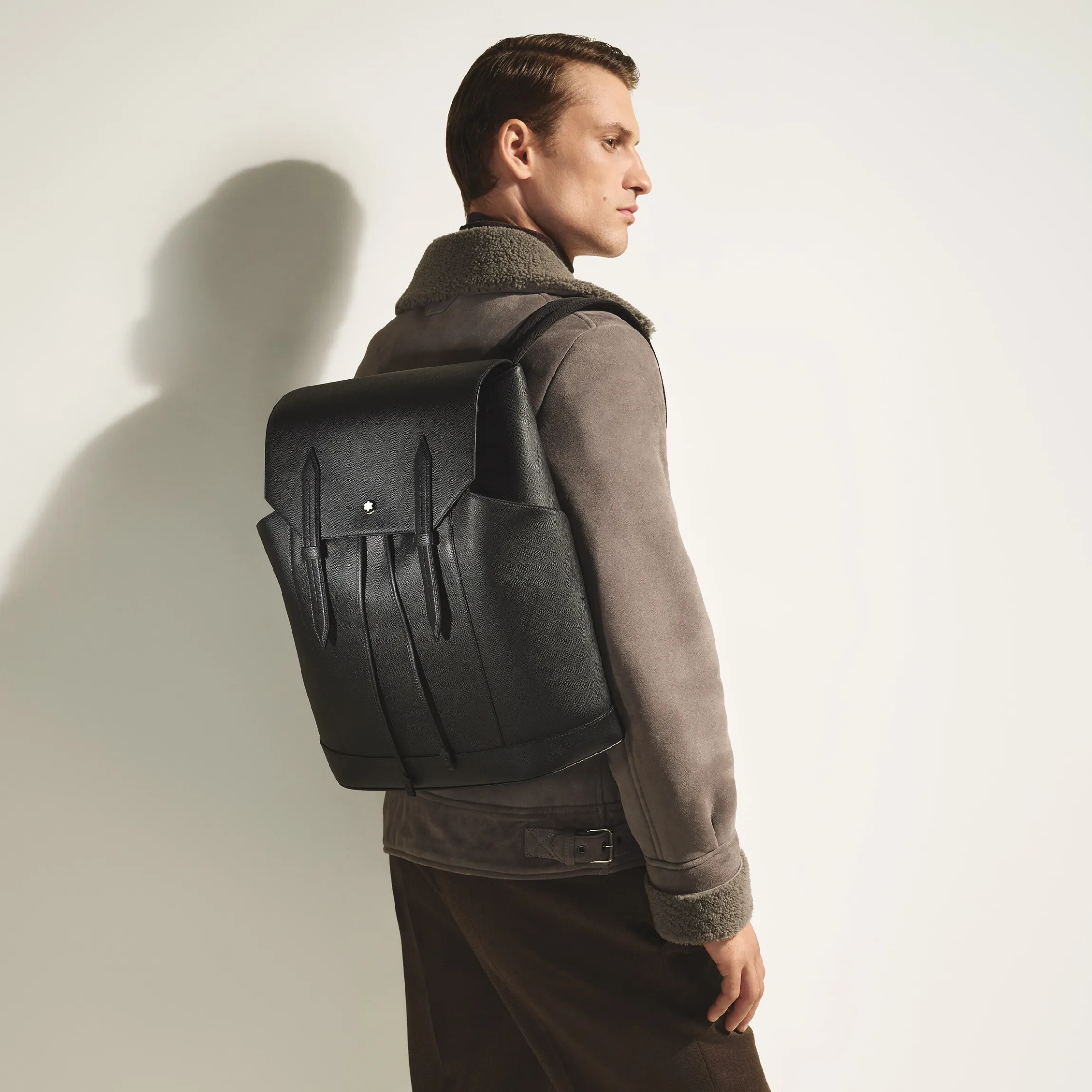 Sartorial medium backpack