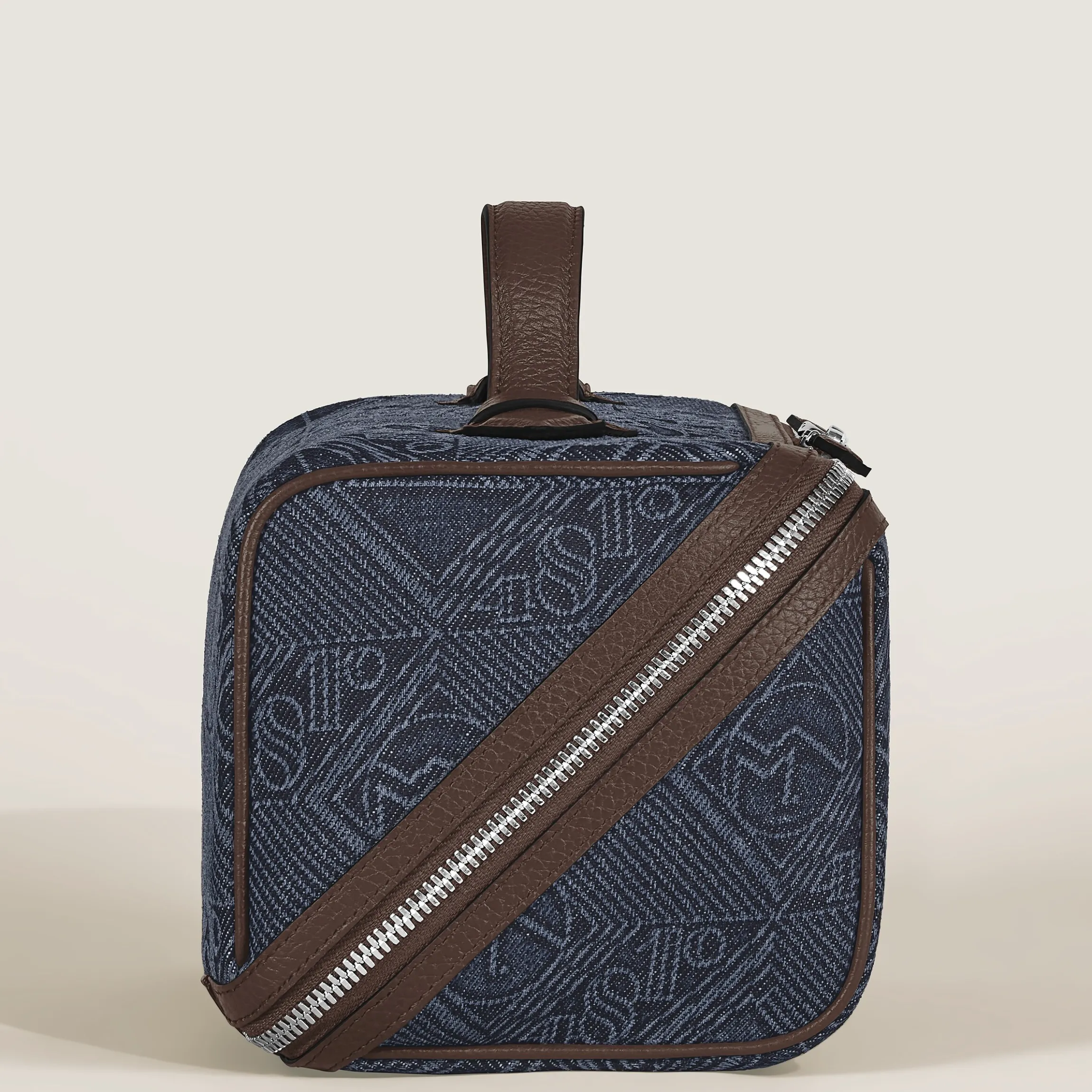 Toiletry Case in 4810 Denim