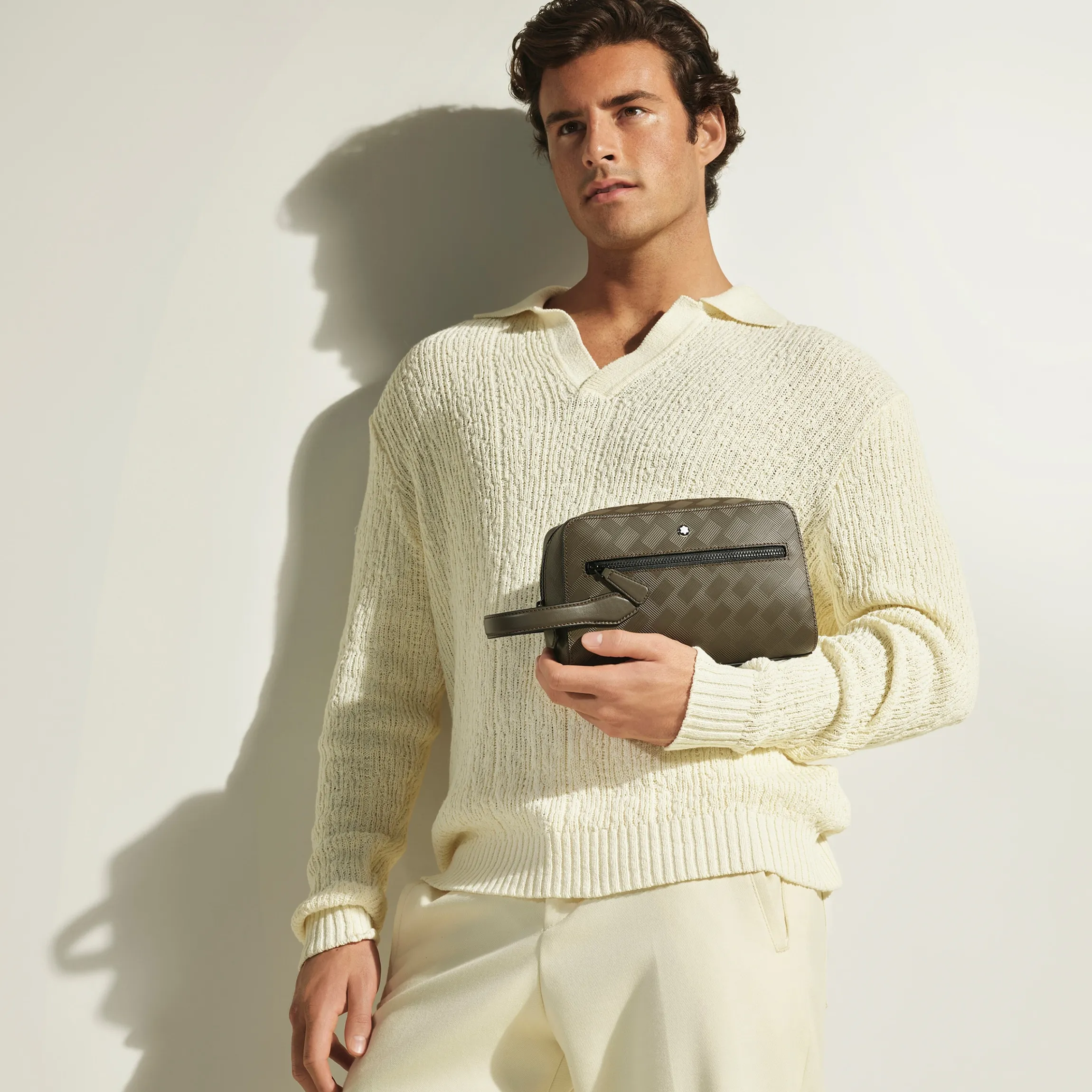 Toiletry Clutch in Extreme Leather