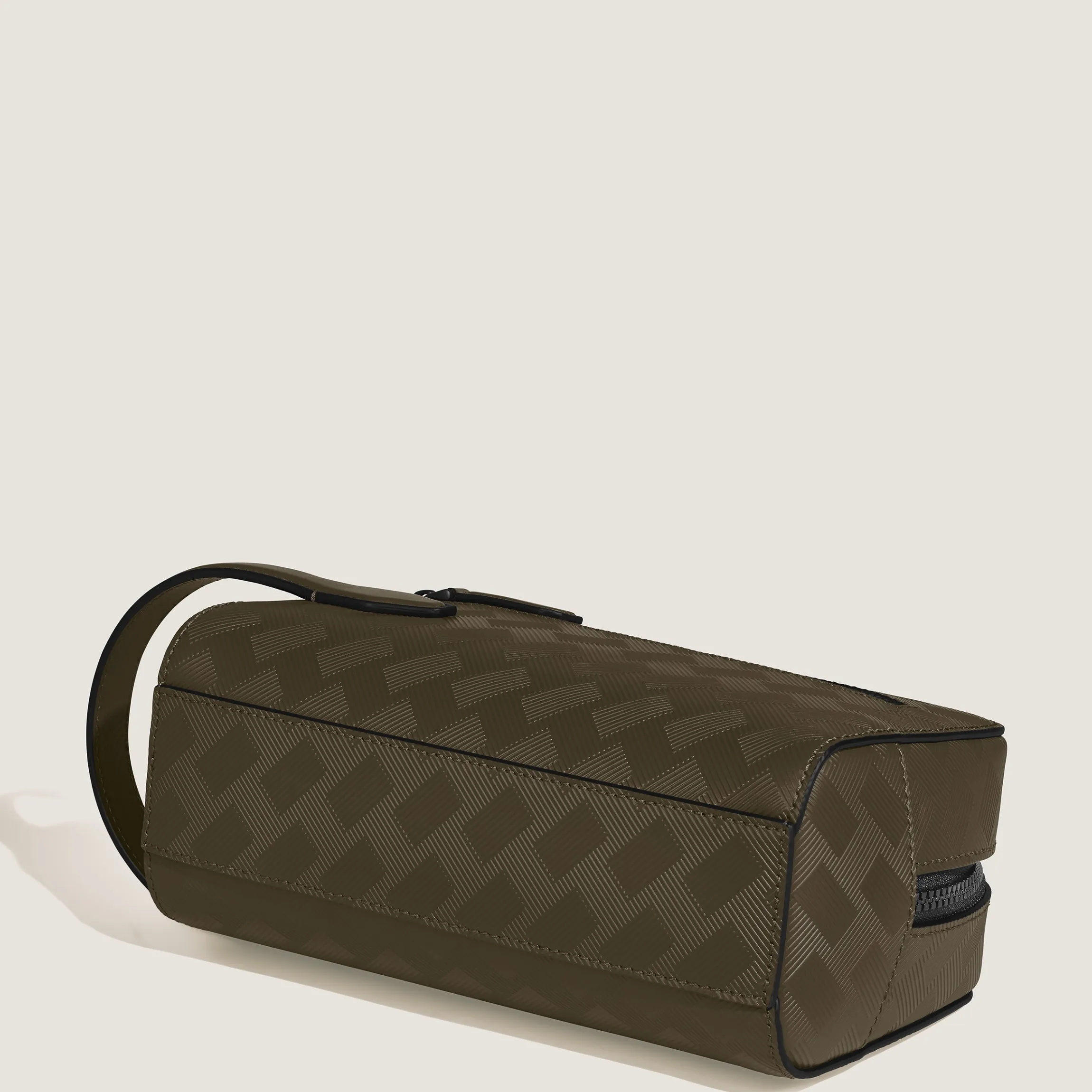 Toiletry Clutch in Extreme Leather