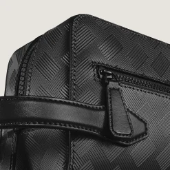 Toiletry Clutch in Extreme Leather